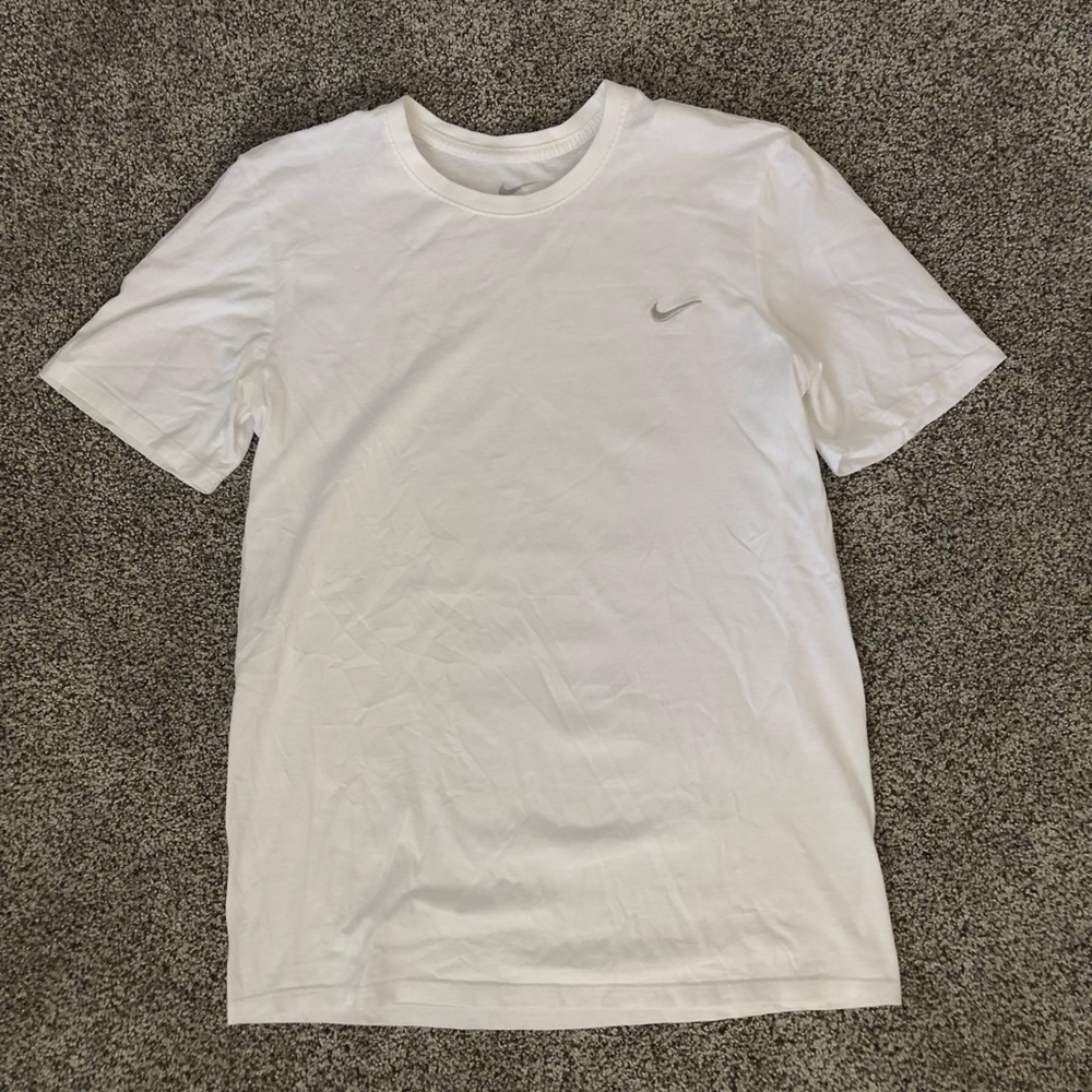 Men’s Nike White Tee shirt size M